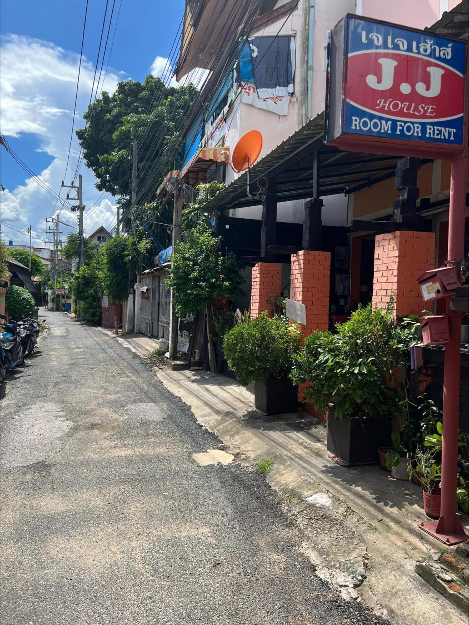 Jj Guesthouse Chiang Mai Exterior photo